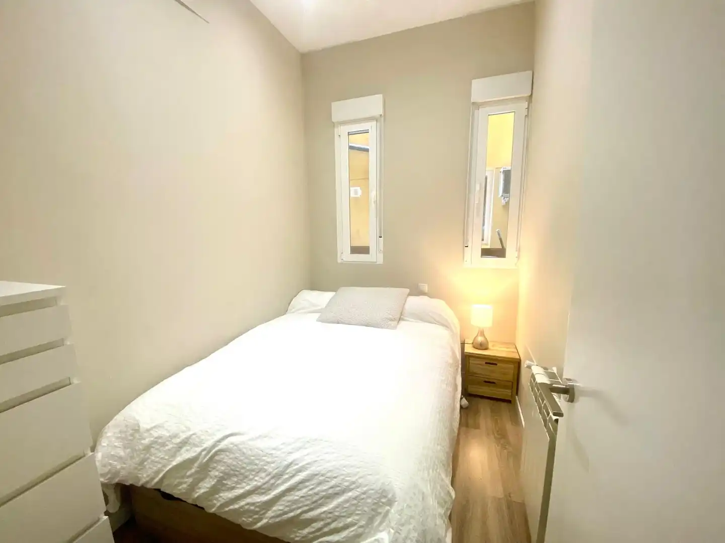 Schlafzimmer von Wohnung zur Miete in Madrid mit Heizung und Möbliert