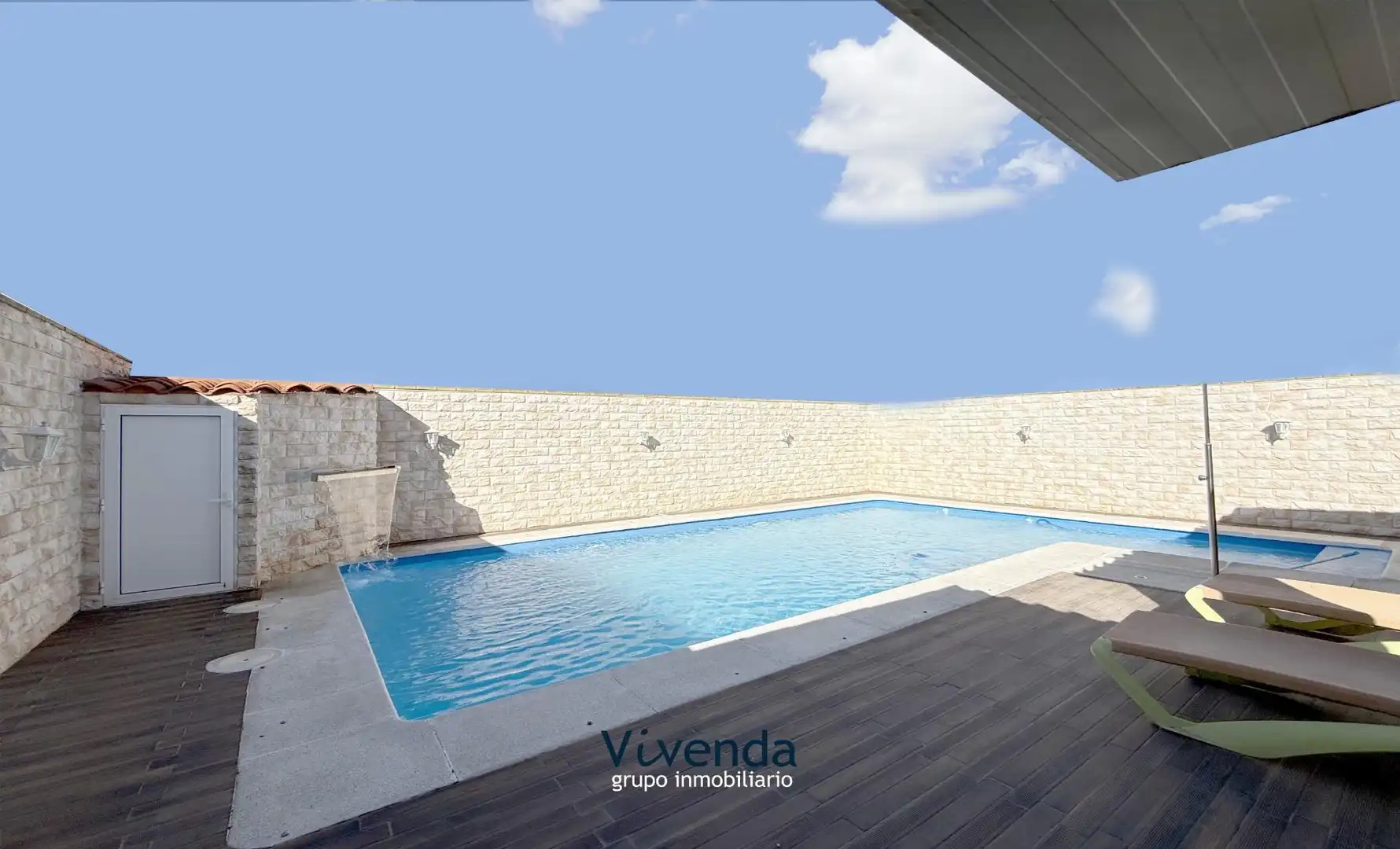 Piscina de Casa adosada en venta en Cedillo del Condado con Calefacción, Terraza y Trastero
