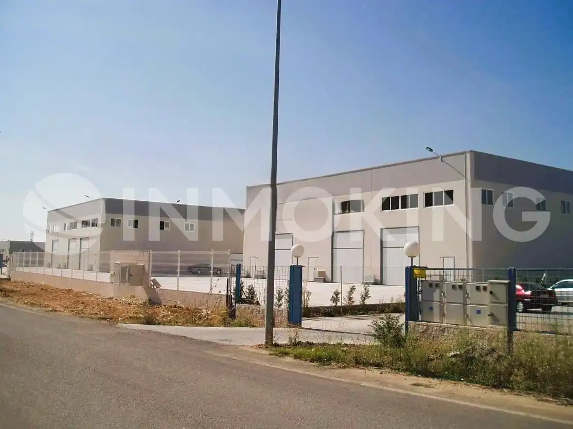 Vista exterior de Nave industrial de alquiler en Alcalá de Henares con Calefacción