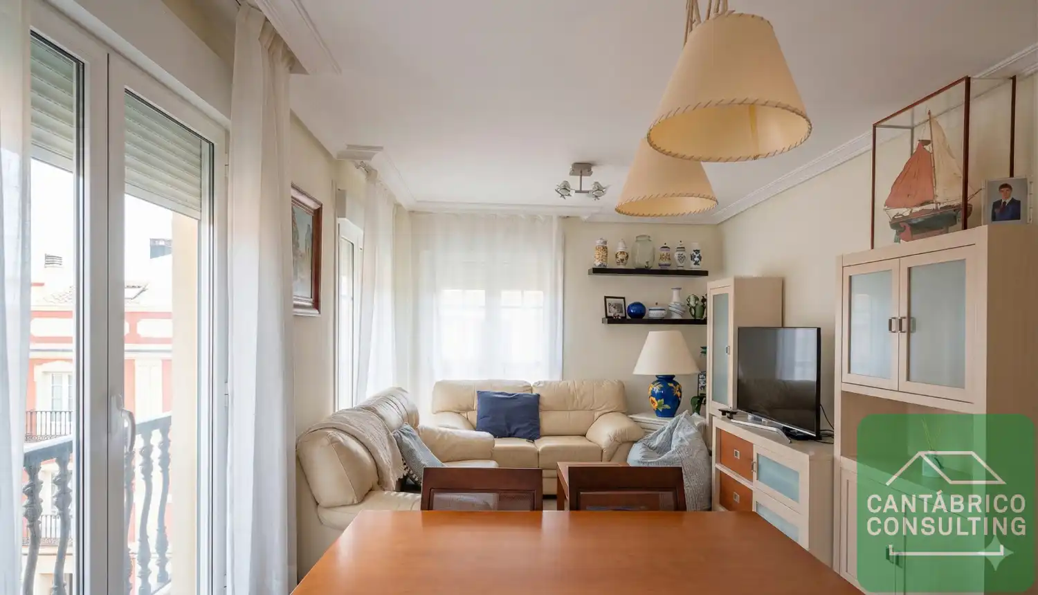 Wohnzimmer von Maisonette zum Verkauf in Navia mit Heizung, Parkett und Möbliert