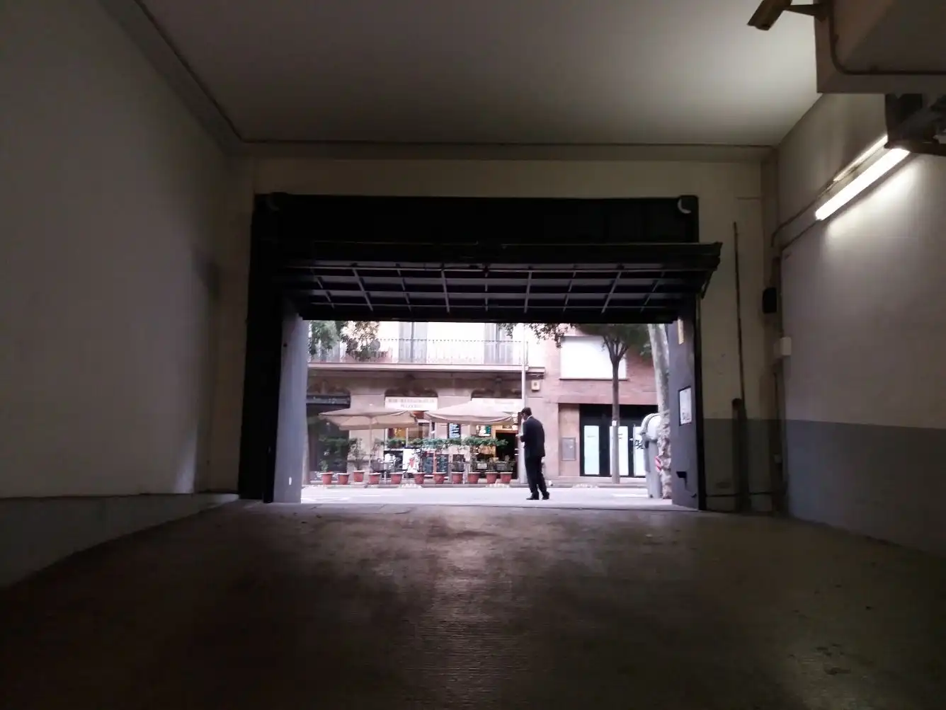 Garaje de alquiler en Carrer de Girona, 164, Dreta de l'Eixample