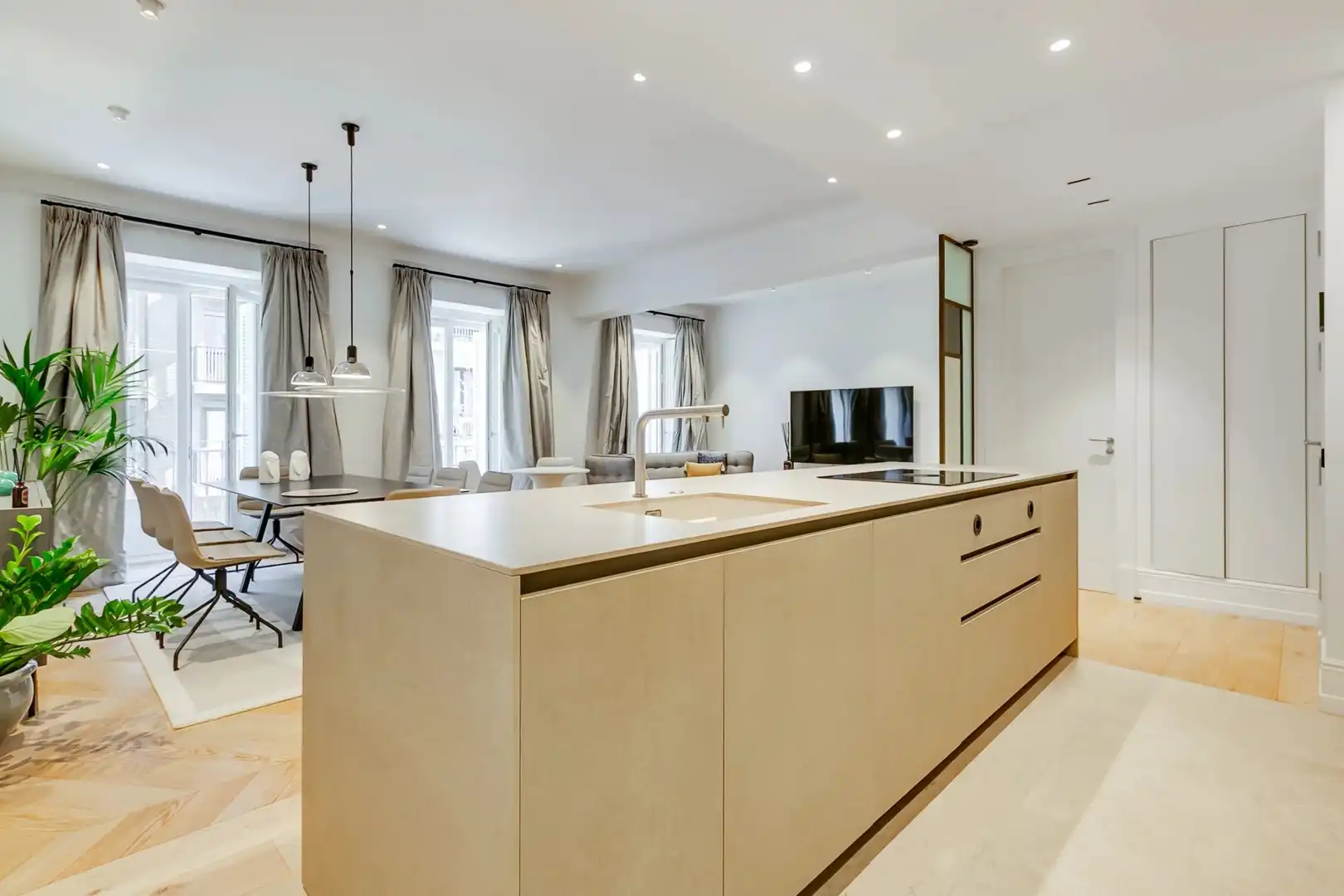Kitchen of Flat for rent in Madrid  with Air Conditioner, Heating and Storage room