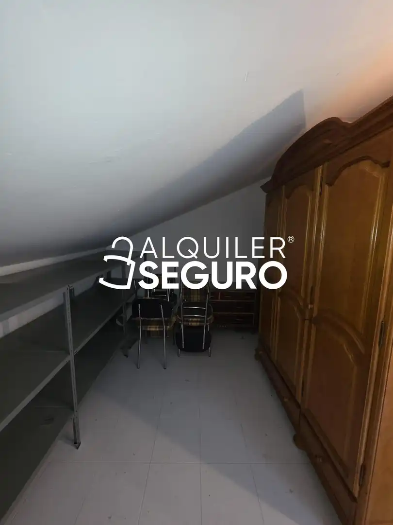 Piso de alquiler en Burgos con Calefacción, Terraza y Trastero