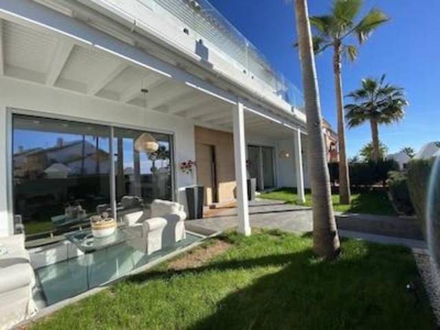 Casa-chalet en Alquiler en N/A, -1 en Bahía de Marbella