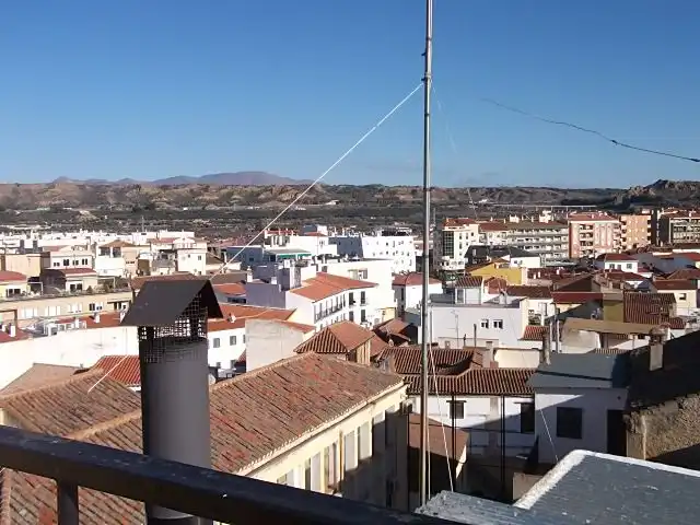 Vista exterior de Casa o xalet en venda en Guadix amb Terrassa i Rentadora