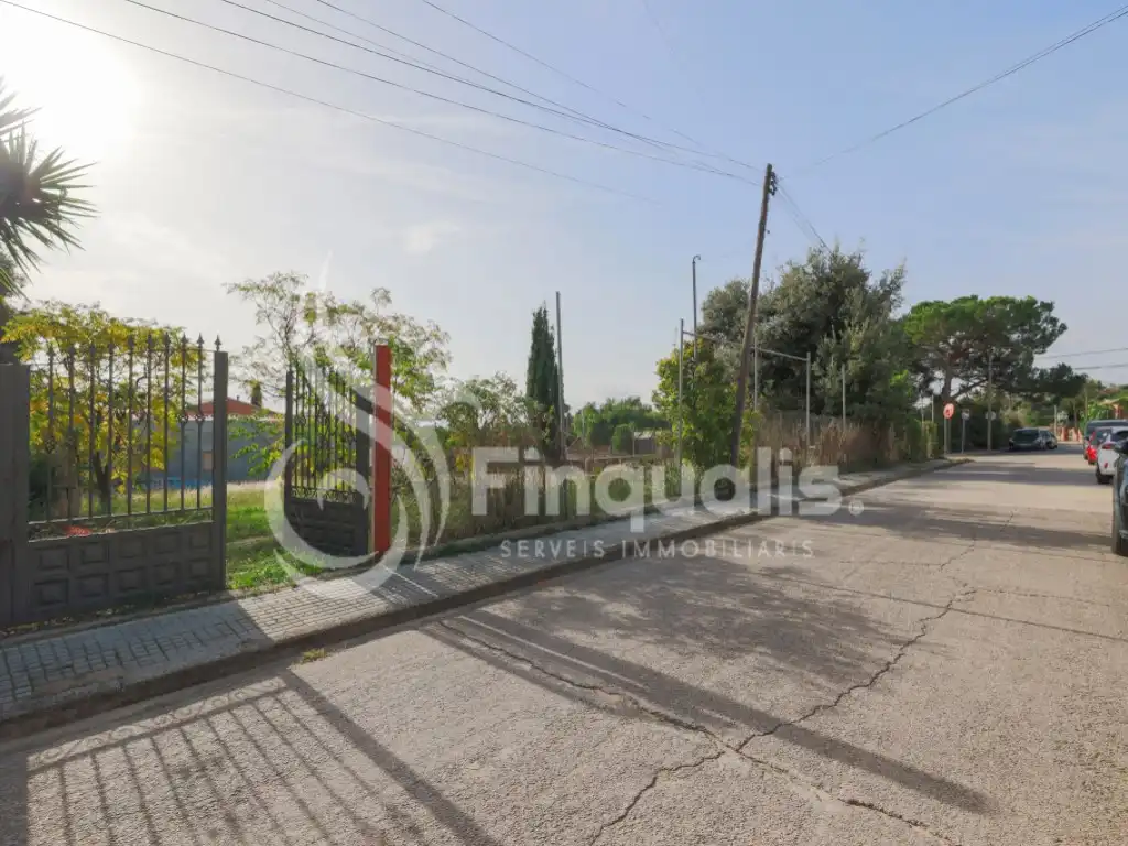 Terreno residencial en venta en Calle Vinya