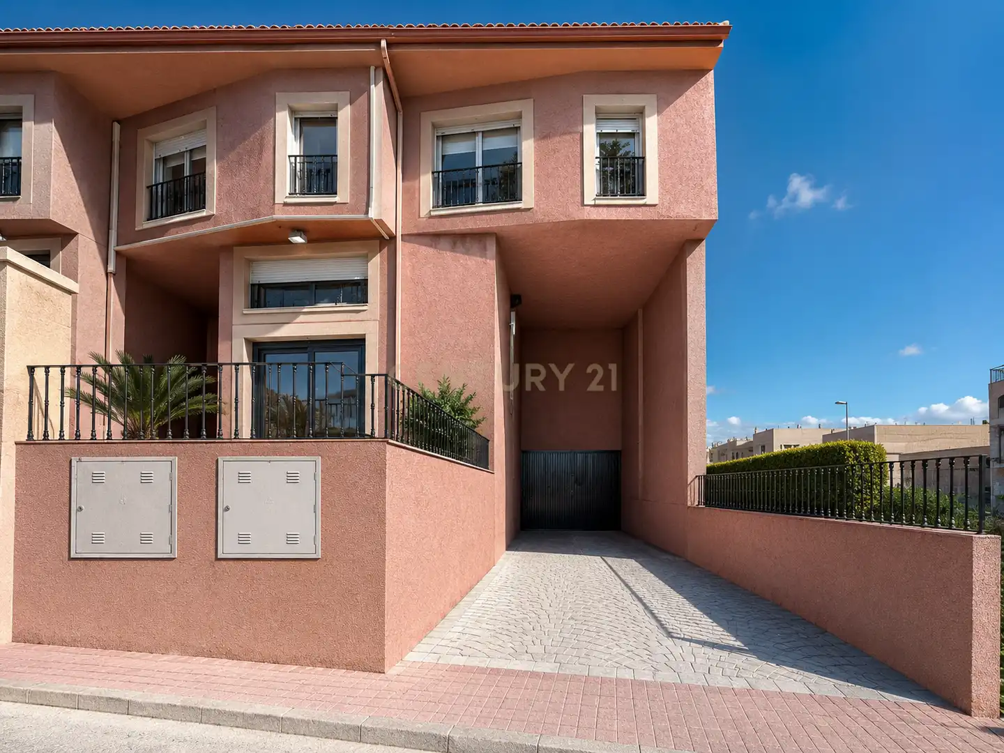 Vista exterior de Local de alquiler en Benalmádena
