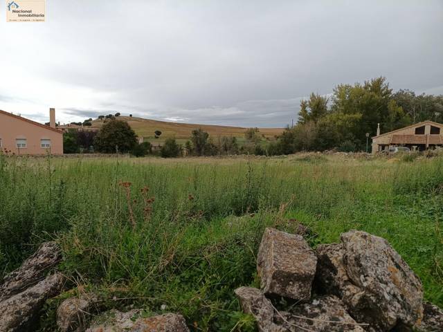 Terreno residencial en Venta en Calle Del Rio en Valdevacas y Guijar