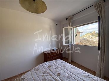 Adossat en venda a Montefrío