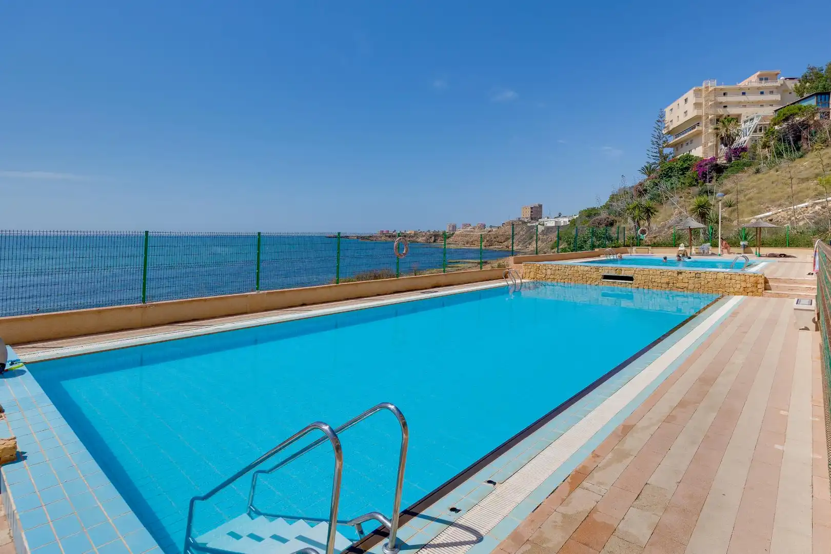 Piscina de Apartament en venda en Torrevieja amb Piscina, Moblat i Rentadora