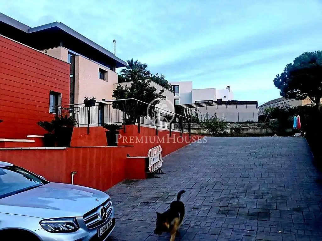 Vista exterior de Casa o chalet en venta en Sant Pere de Ribes con Aire acondicionado, Calefacción y Jardín privado