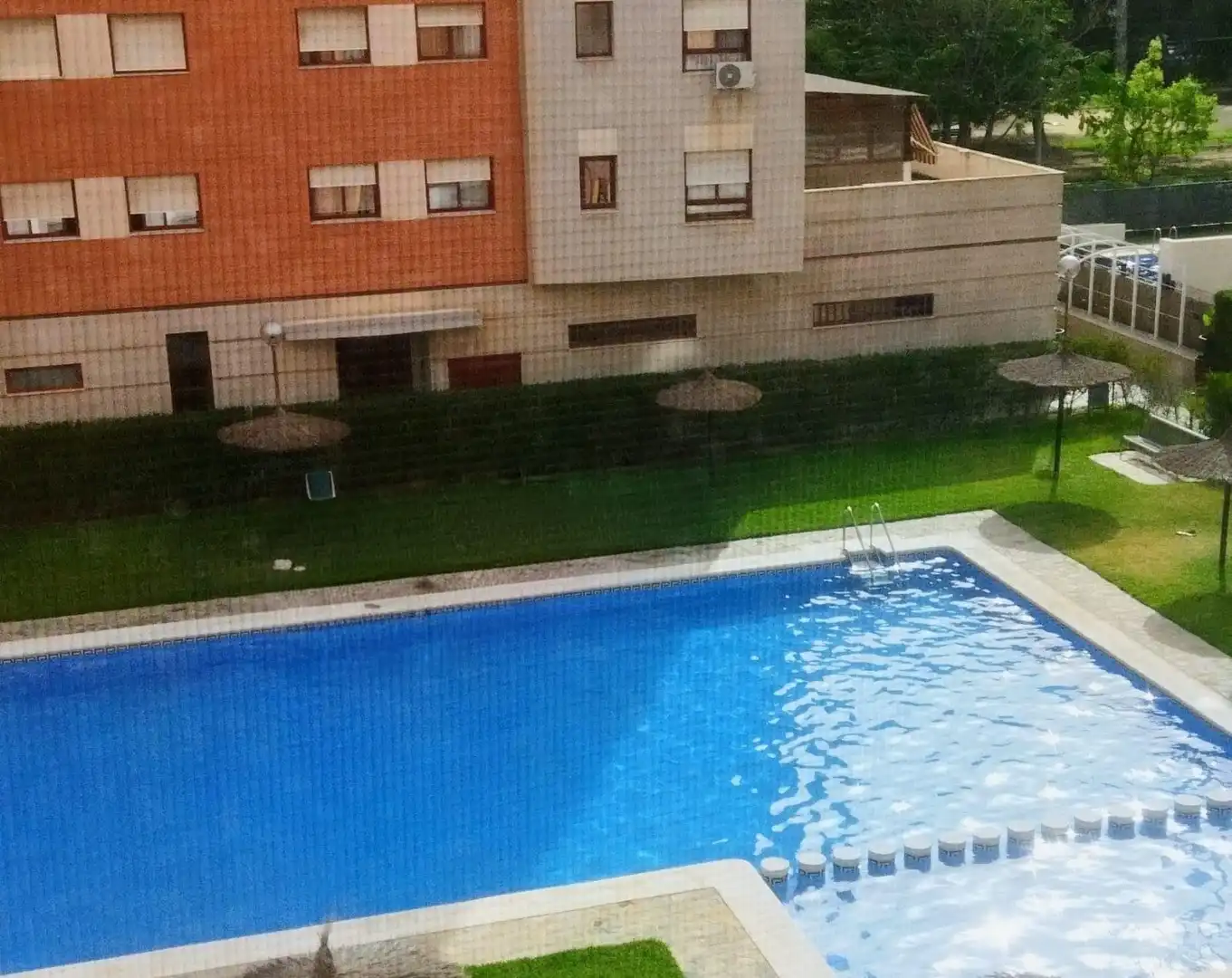 Piscina de Pis en venda en Alicante / Alacant amb Aire condicionat, Traster i Moblat