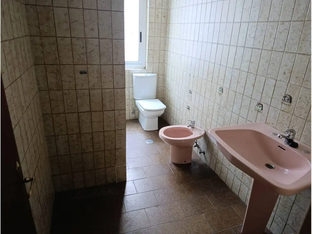 Baño de Piso en venta en León Capital  con Calefacción, Terraza y Trastero