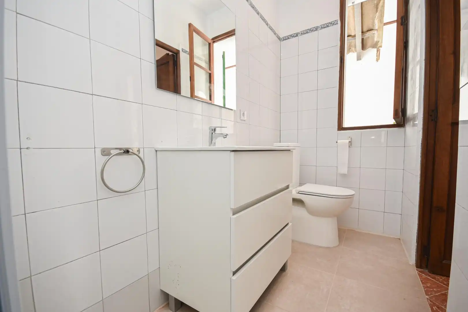 Badezimmer von Wohnung zur Miete in  Palma de Mallorca mit Terrasse, Abstellraum und Balkon
