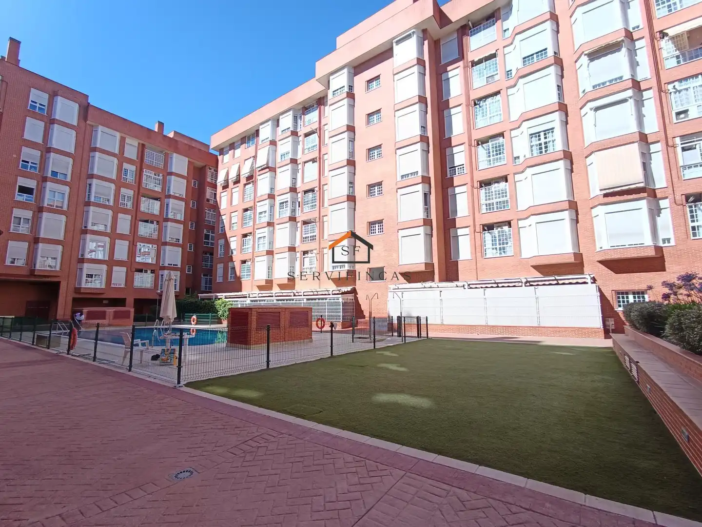 Außenansicht von Wohnung zur Miete in Madrid mit Heizung, Parkett und Abstellraum