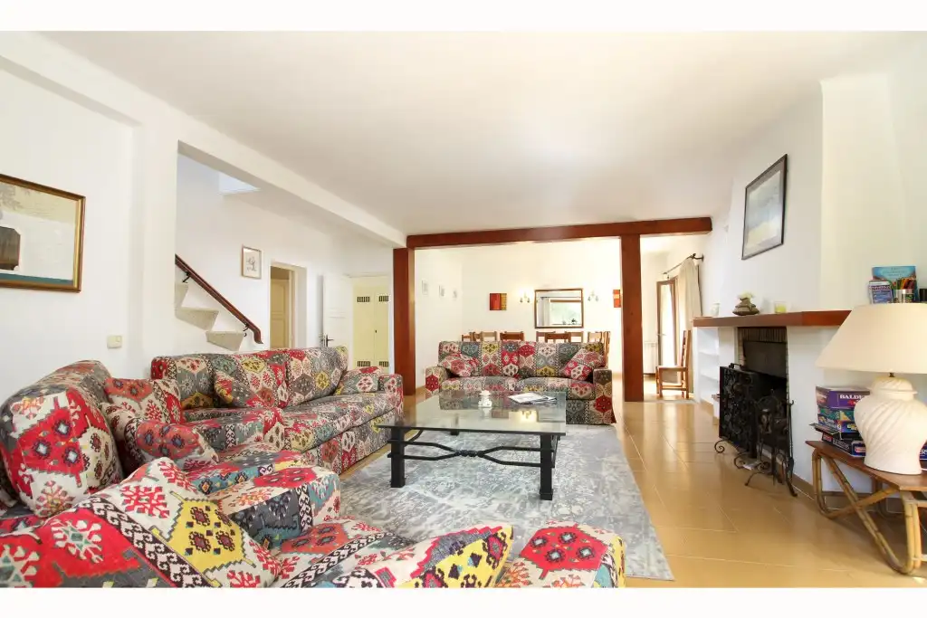 Sala de estar de Finca rústica en venta en Pollença con Aire acondicionado, Calefacción y Jardín privado