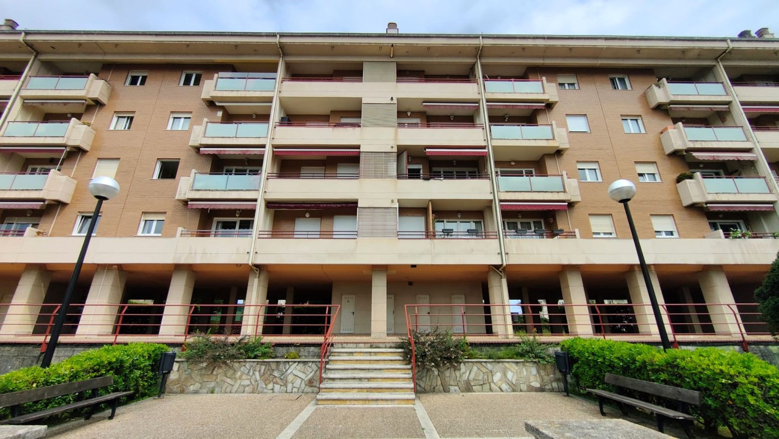 Vista exterior de Pis en venda en Santander amb Calefacció, Parquet i Terrassa