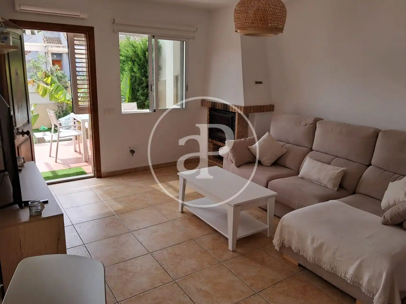 Sala d'estar de Pis de lloguer en Santa Pola amb Aire condicionat, Calefacció i Jardí privat