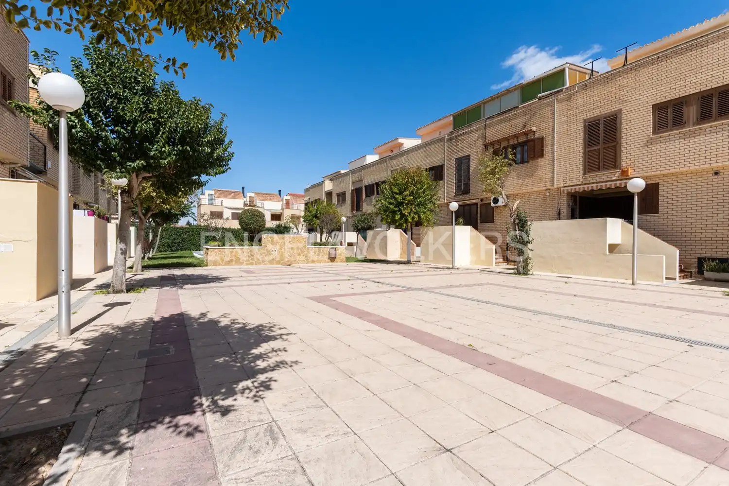 Vista exterior de Casa o xalet de lloguer en Valencia amb Aire condicionat, Calefacció i Jardí privat