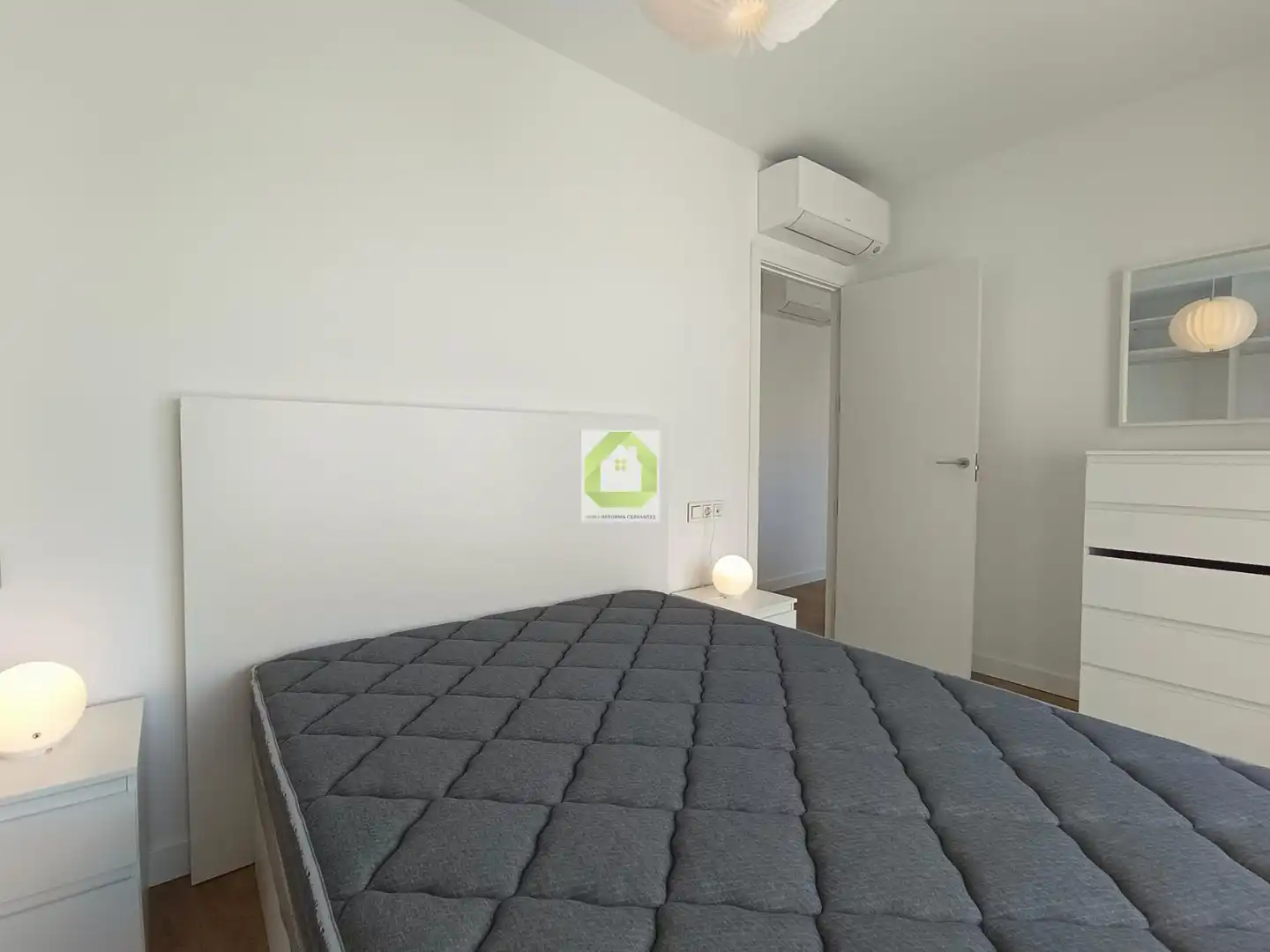Schlafzimmer von Dachboden zur Miete in Armilla mit Klimaanlage, Terrasse und Abstellraum