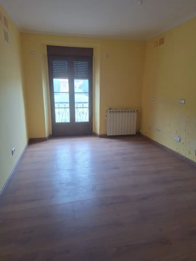 Sala d'estar de Casa adosada en venda en Carreño