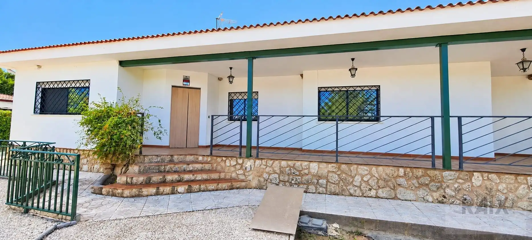 Exterior view of Houses for sale in Colmenar de Oreja, Madrid