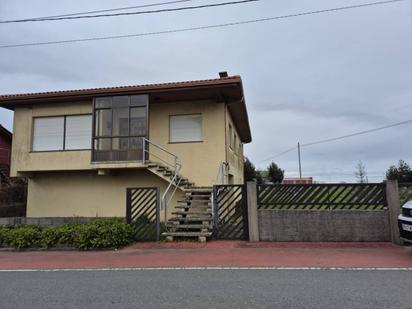 Vista exterior de Casa o xalet en venda en Curtis amb Calefacció i Jardí privat