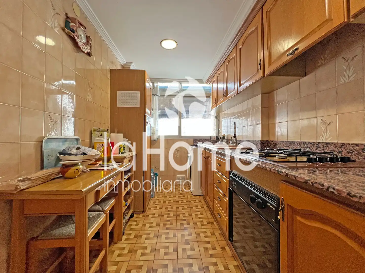 Kitchen of Flat for sale in Paterna  with Air Conditioner, Oven and Balcony
