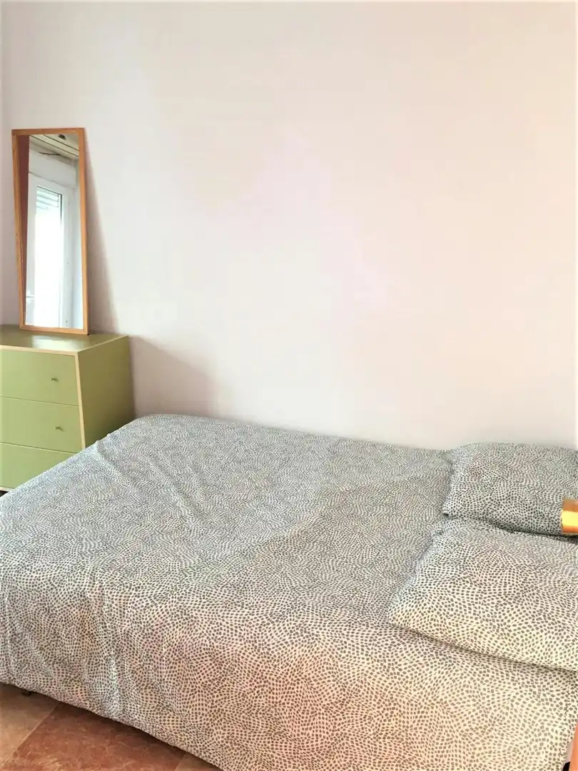Schlafzimmer von Wohnung zur untervermieten in Sevilla mit Klimaanlage, Möbliert und Waschmaschine
