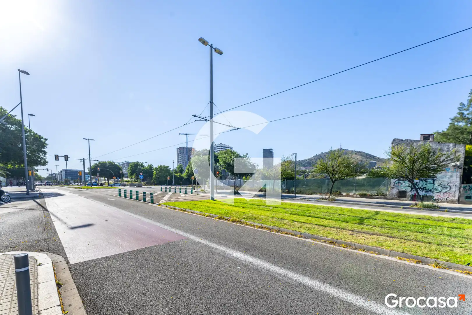 Vista exterior de Pis en venda en L'Hospitalet de Llobregat amb Aire condicionat, Calefacció i Moblat