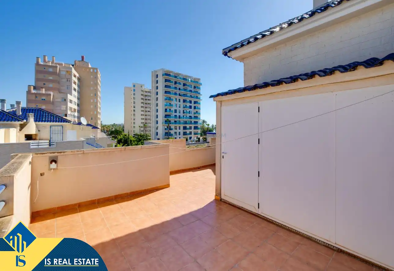 Terrassa de Casa adosada en venda en Torrevieja amb Aire condicionat, Calefacció i Terrassa