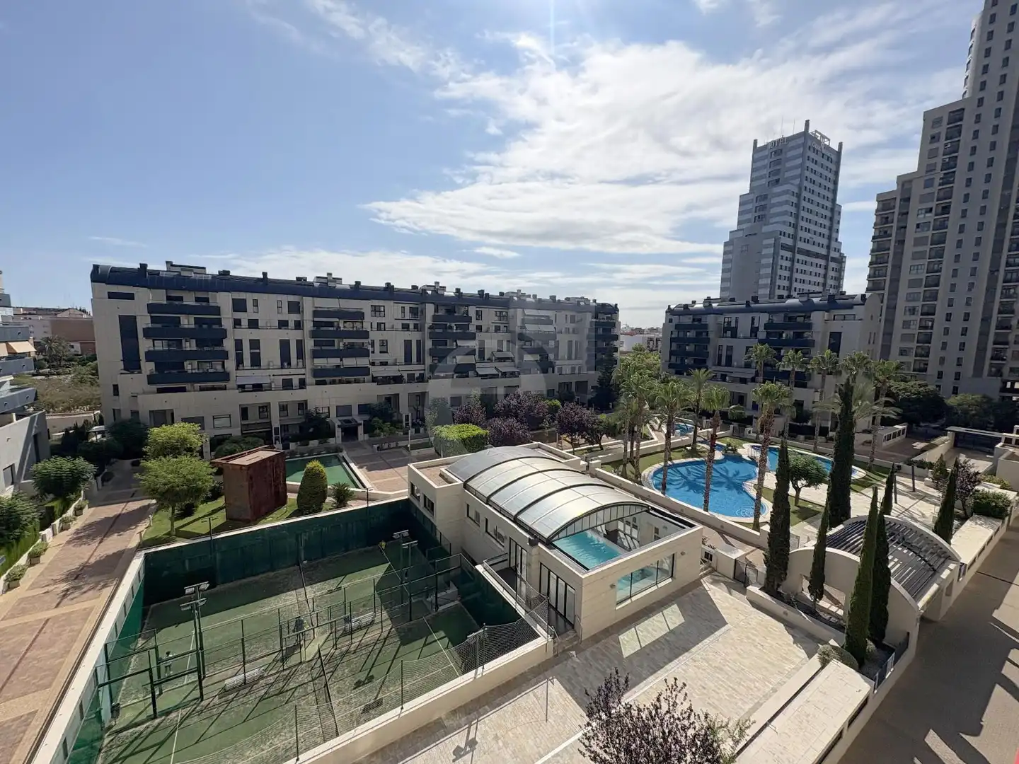 Flat with pool to rent in Benicalap