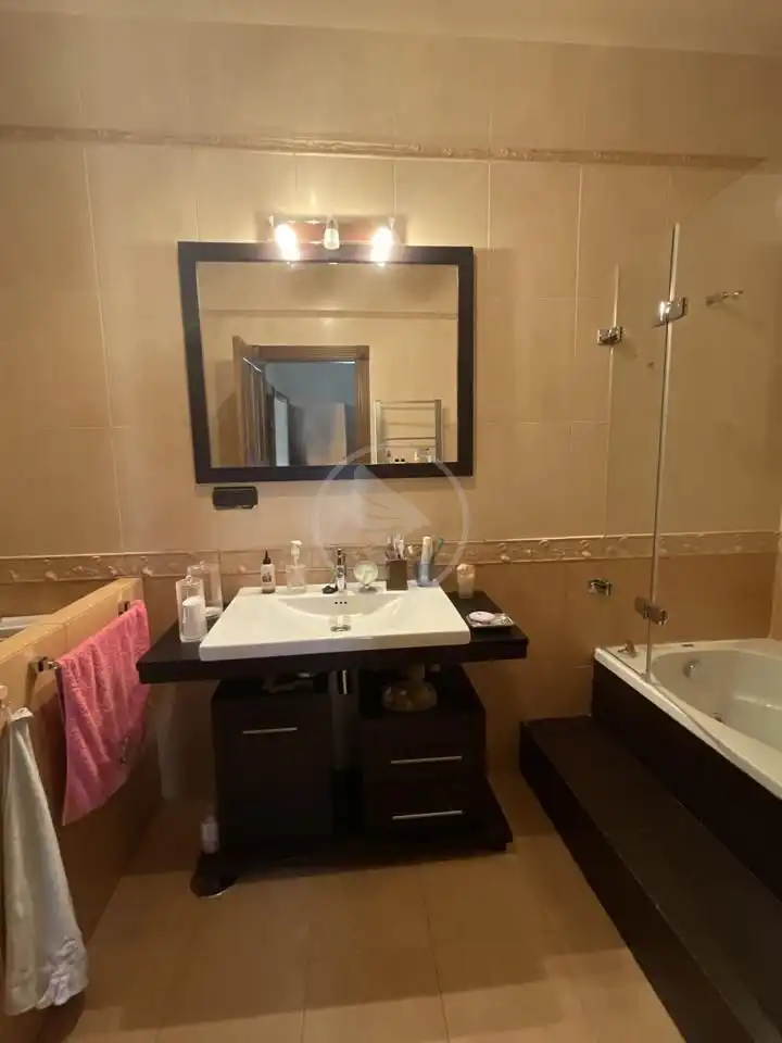 Bany de Casa o xalet en venda en Linares amb Aire condicionat
