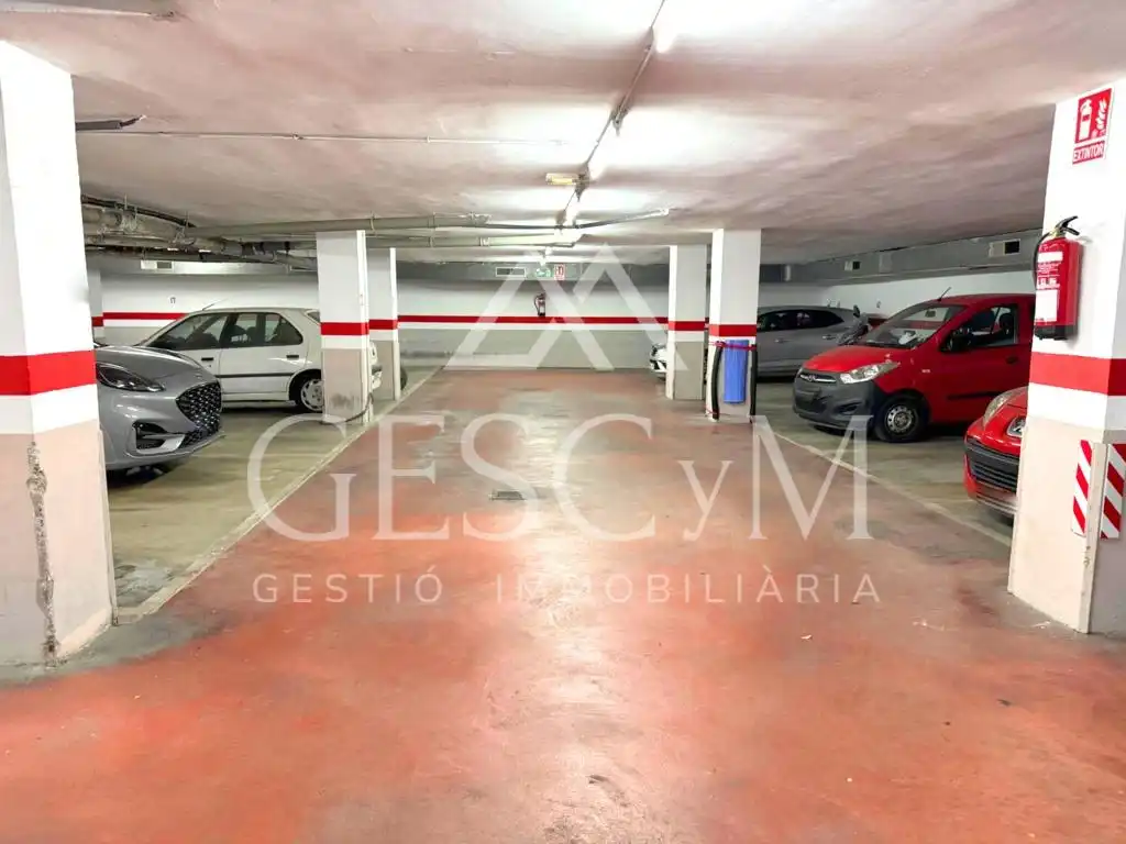 Parking de Garaje en venta en Cornellà de Llobregat
