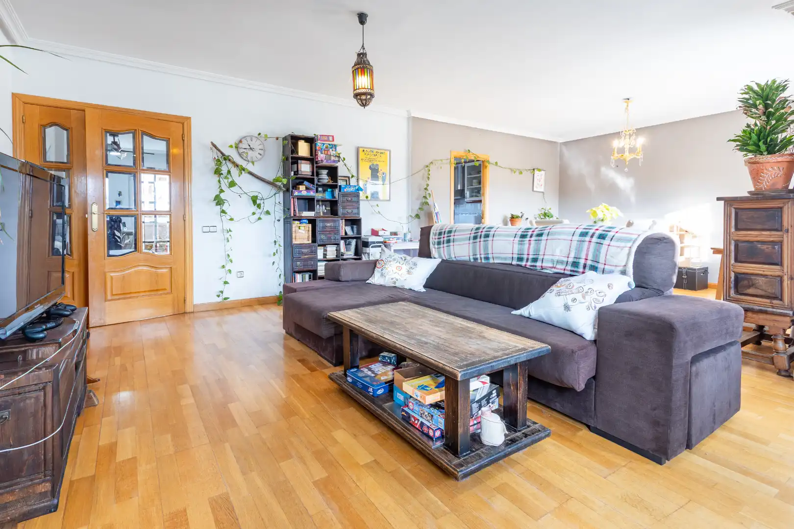 Living room of Houses for sale in Villanueva de la Cañada  with Air Conditioner, Heating and Private garden
