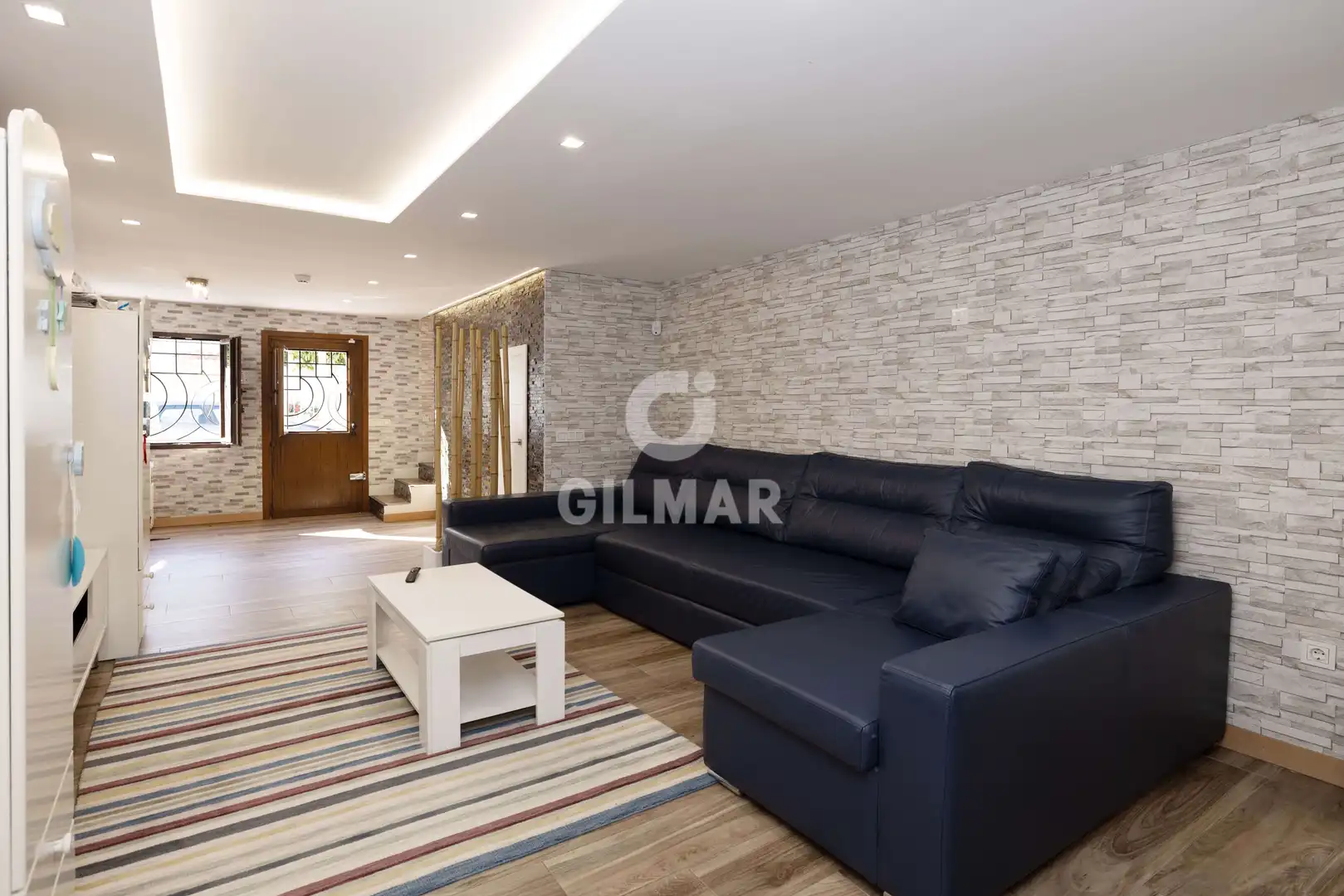 Wohnzimmer von Einfamilien-Reihenhaus zum Verkauf in Fuengirola mit Heizung