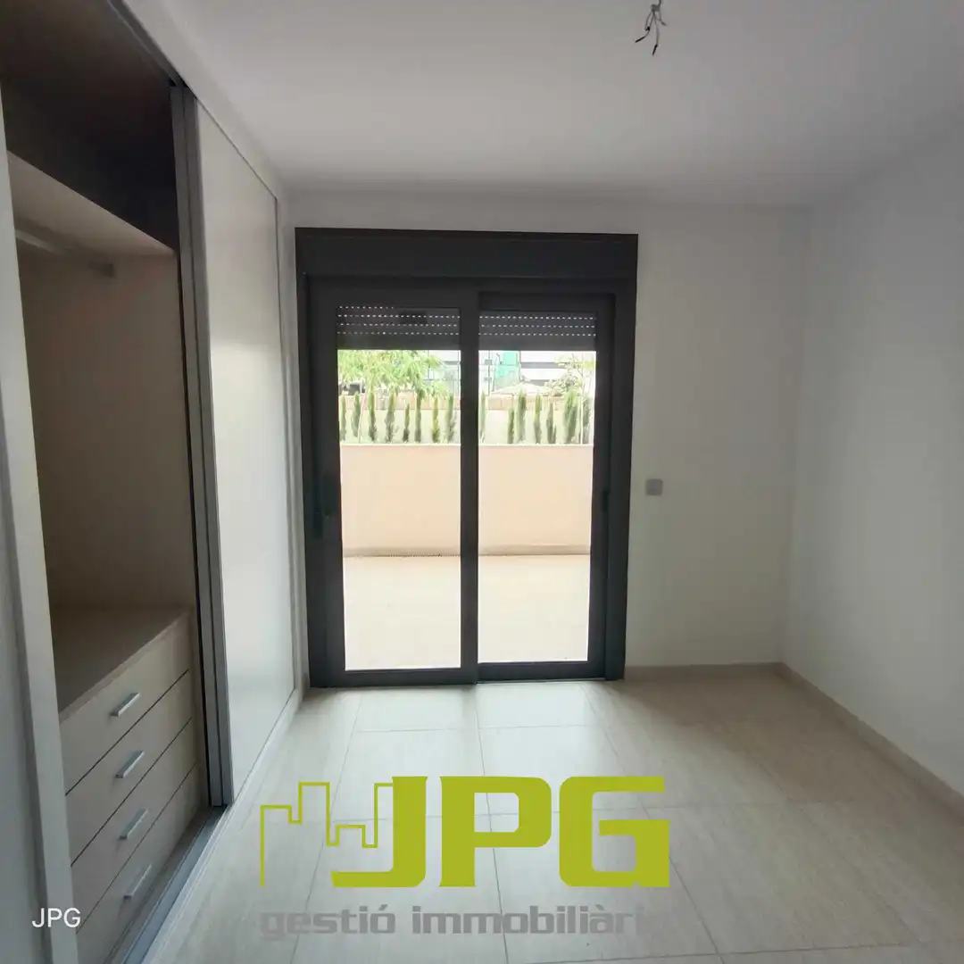 Piso en venta en Calle Violoncellista Vicente Perello, 1, PAU 5