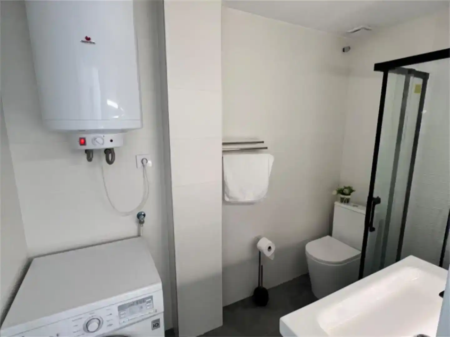 Bany de Pis en venda en Empuriabrava amb Aire condicionat, Parquet i Balcó