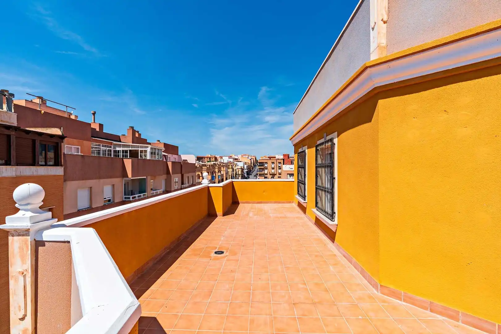 Terraza de Ático en venta en El Ejido con Aire acondicionado, Terraza y Amueblado