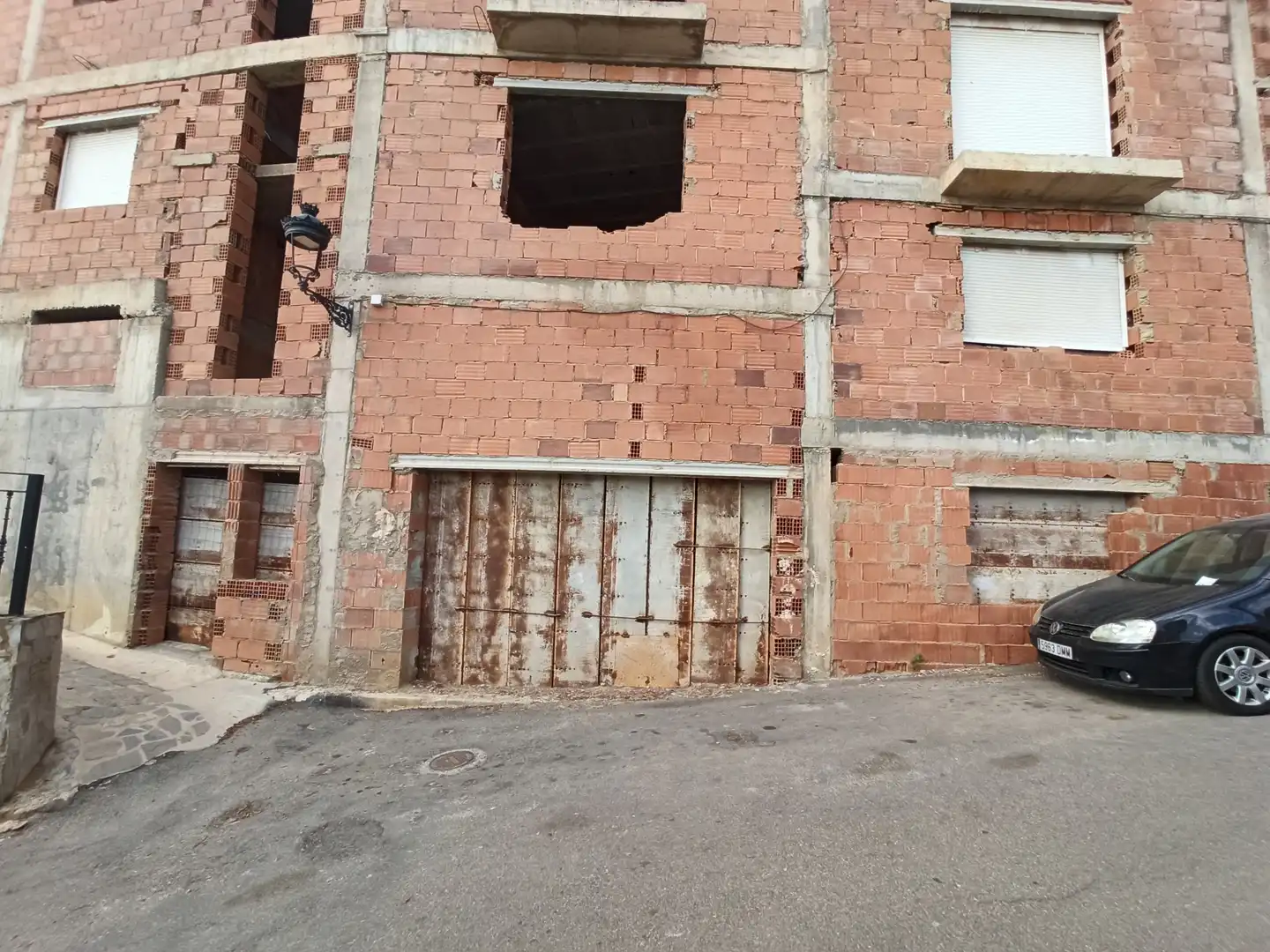 Außenansicht von Garage zum Verkauf in Antas