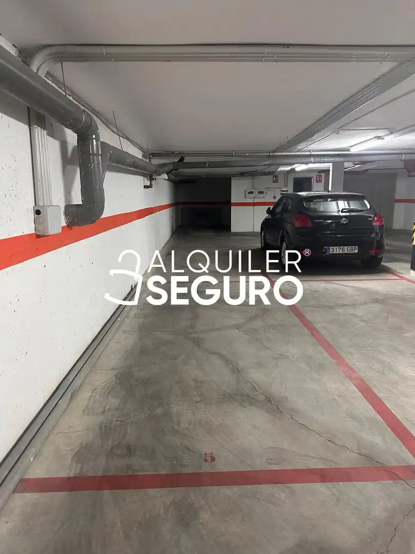 Parkplatz von Wohnung zur Miete in Benaguasil mit Klimaanlage und Terrasse