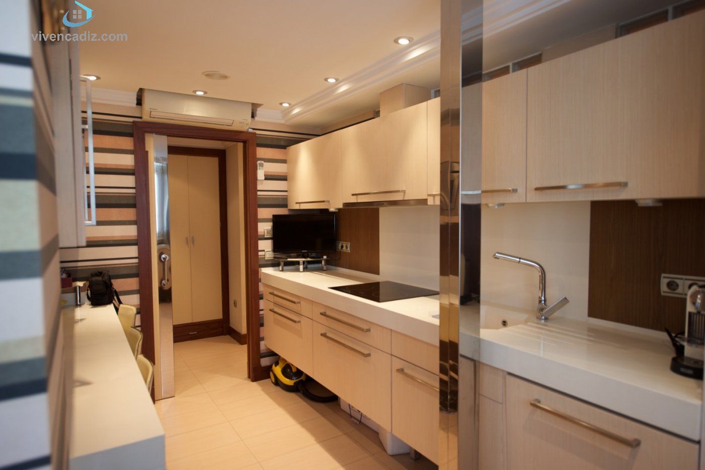 Kitchen of Flat for sale in  Cádiz Capital  with Air Conditioner