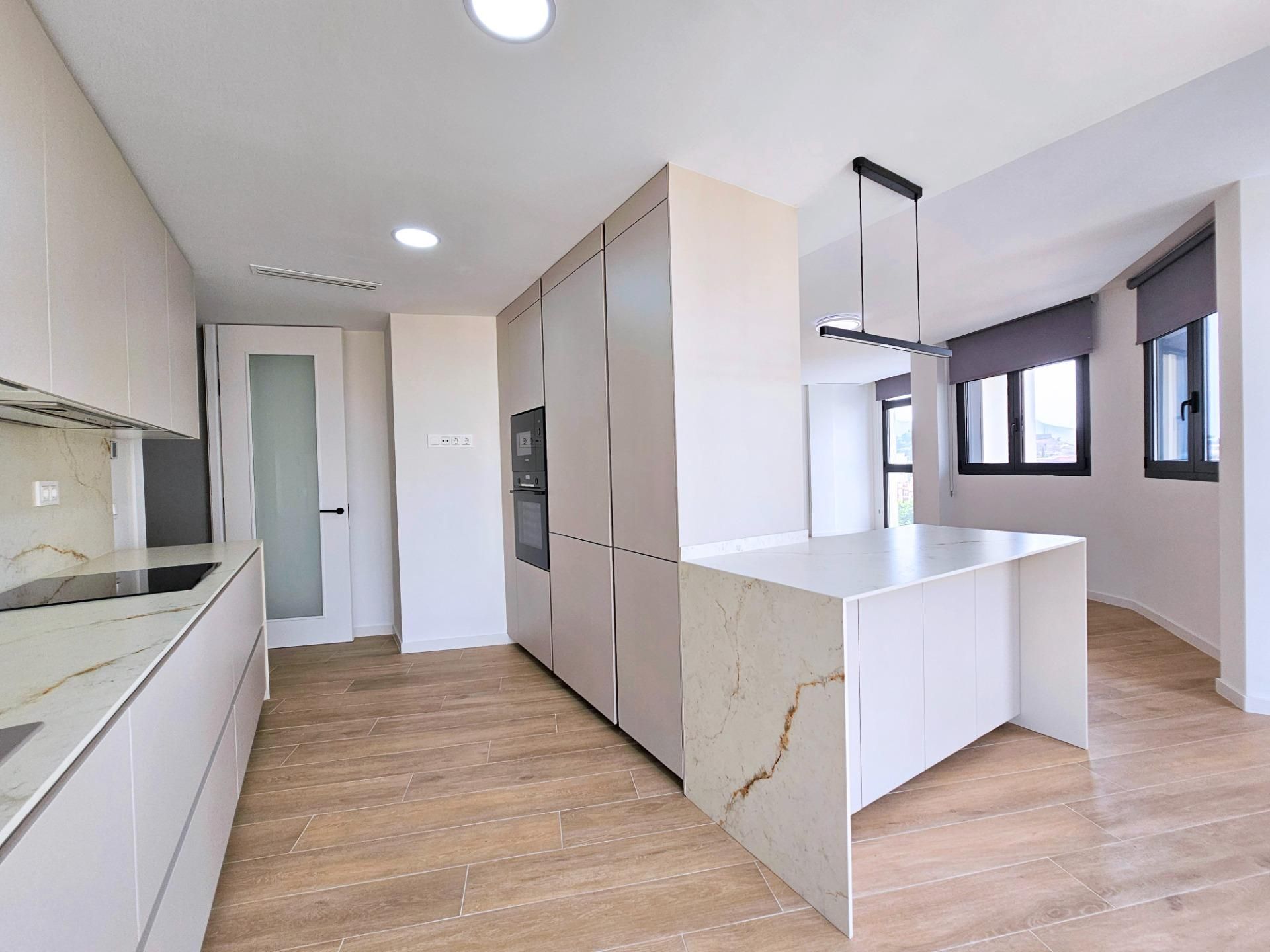 Kitchen of Flat to rent in Cartagena  with Air Conditioner and Storage room