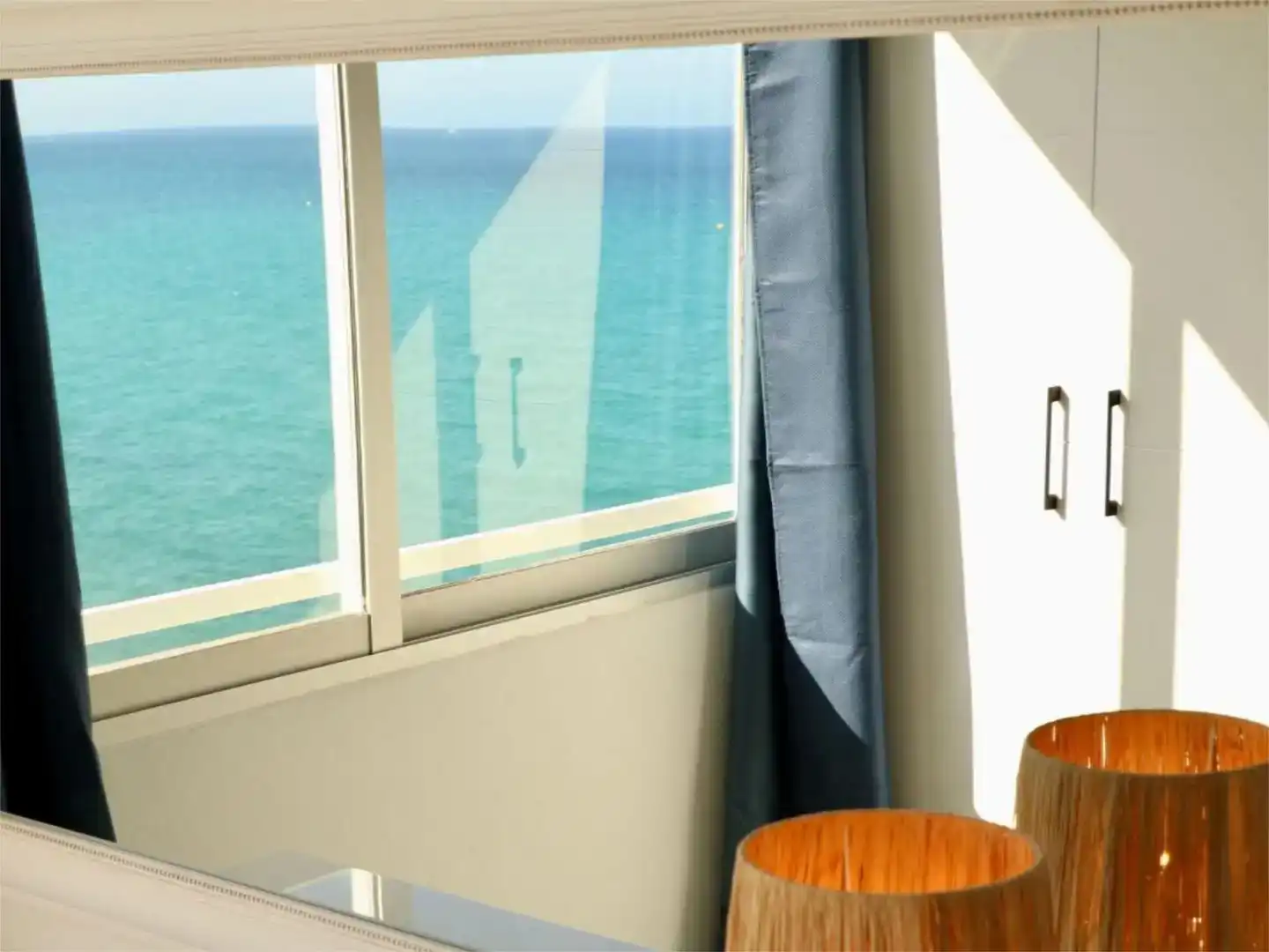 Dormitori de Apartament de lloguer en Altea amb Aire condicionat i Balcó