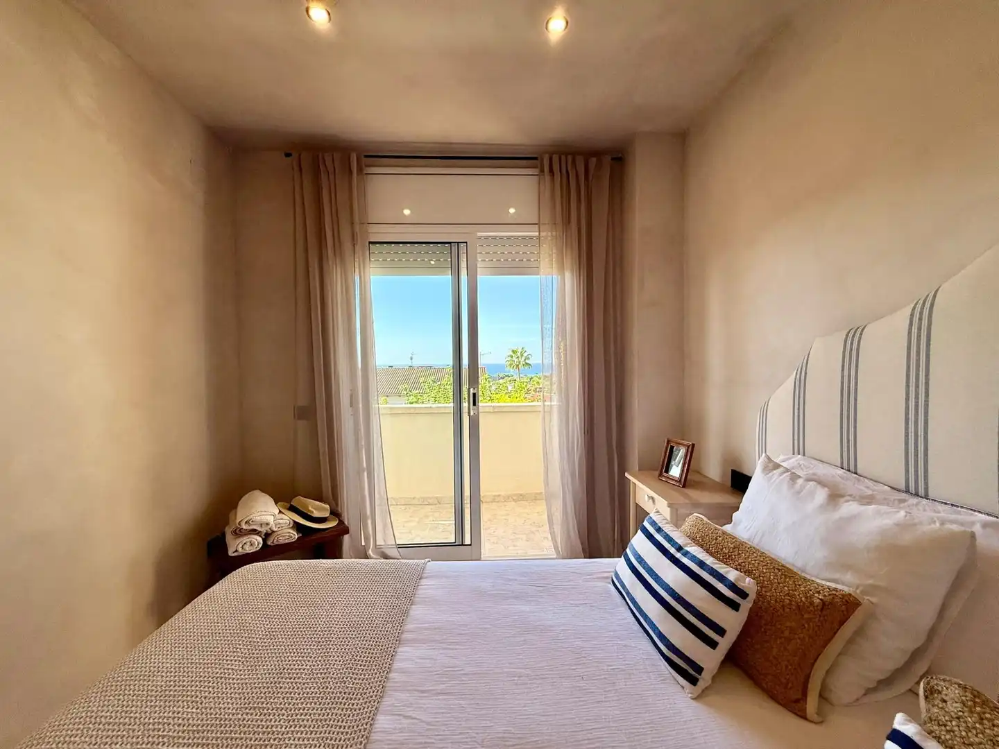 Habitación de Casa adosada en venta en Calafell con Aire acondicionado, Calefacción y Terraza