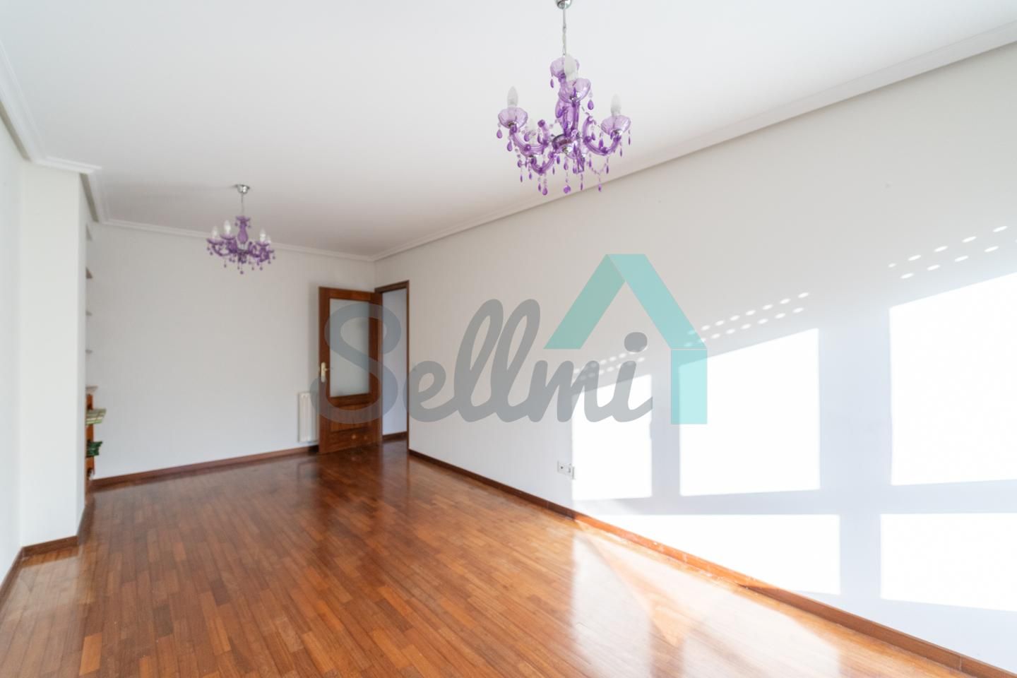 Living room of Flat for sale in Oviedo   with Heating, Parquet flooring and Storage room