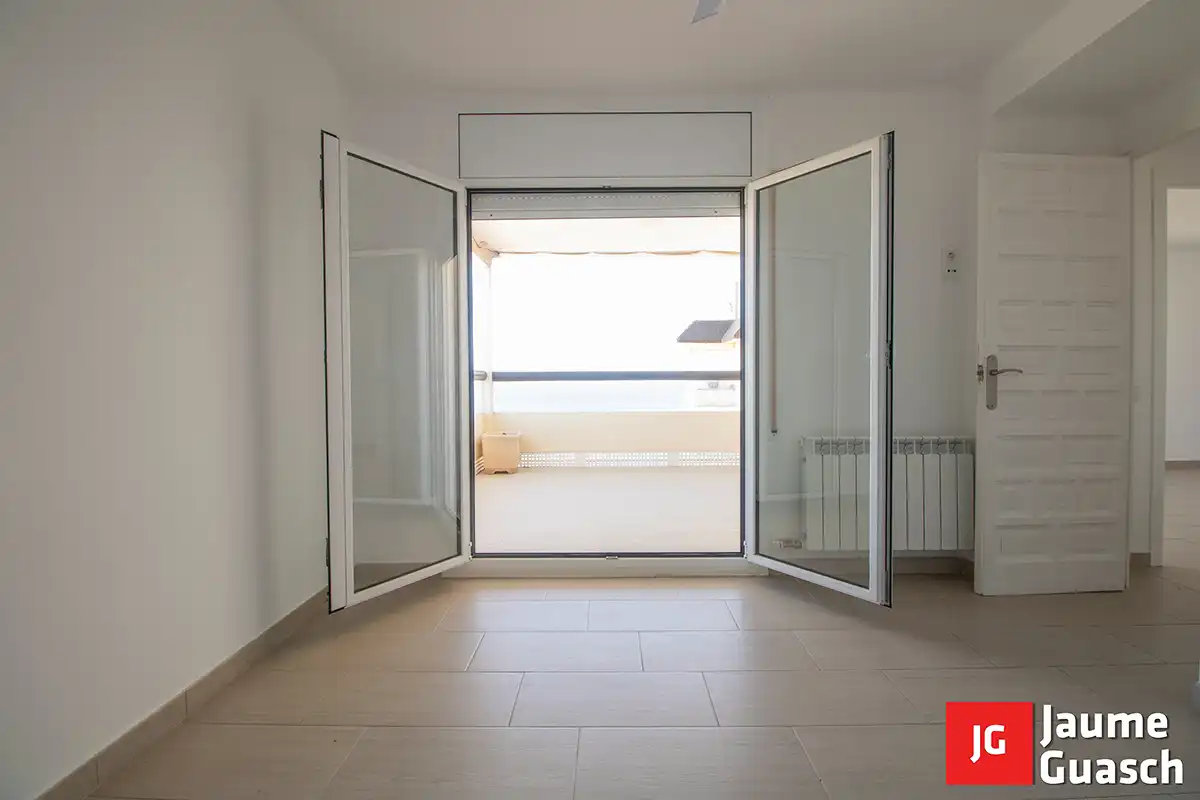 Wohnung zum Verkauf in Torredembarra mit Heizung, Terrasse und Alarm