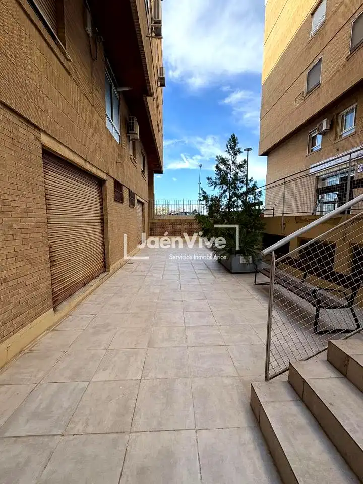 Terrassa de Pis en venda en Jaén amb Aire condicionat, Calefacció i Terrassa