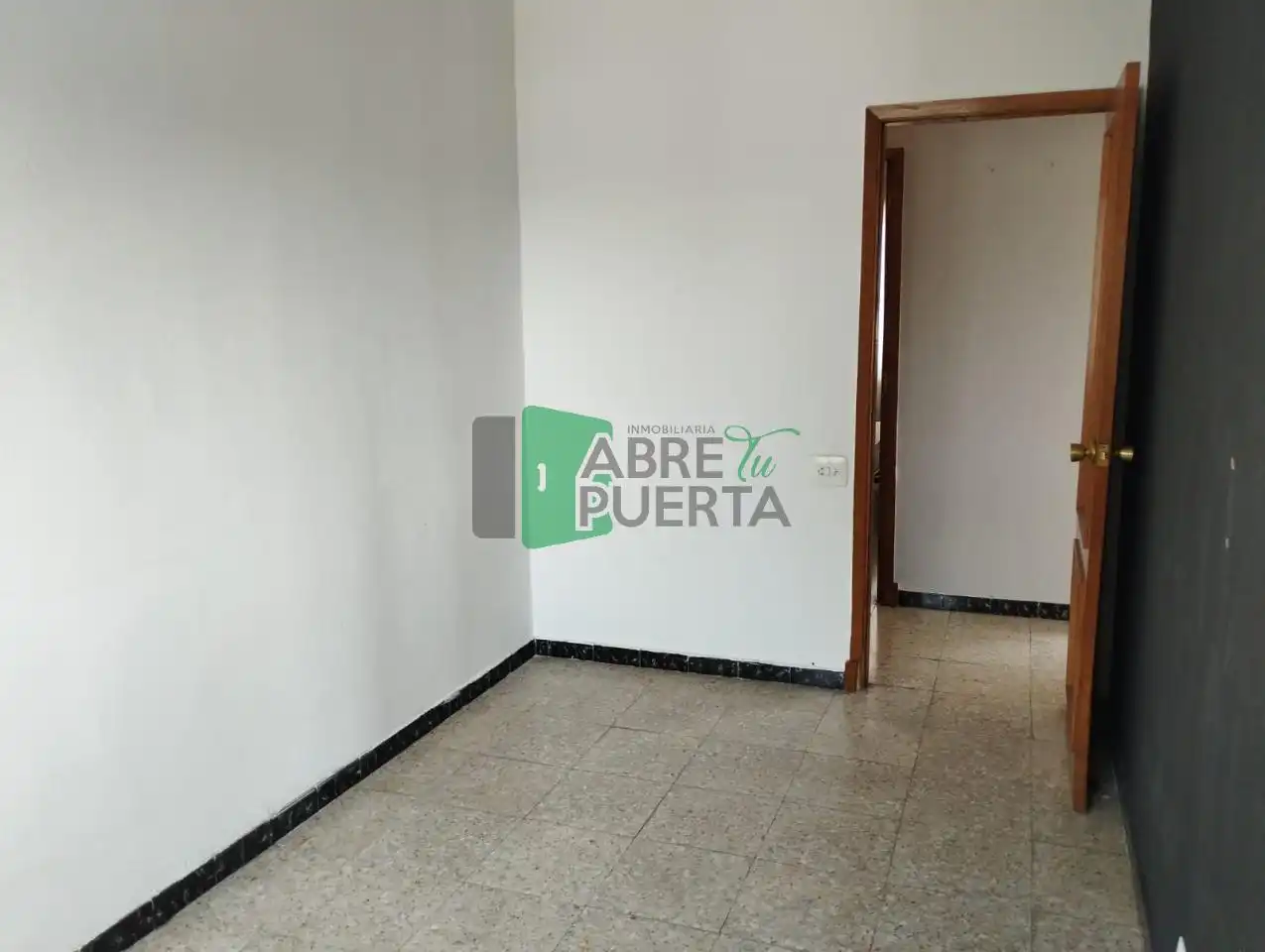 Piso en venta en San Miguel de la Ribera con Calefacción, Trastero y Amueblado