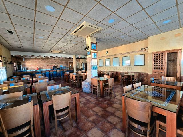 Local comercial en Alquiler en Calle Antonio Pascual en La Aljorra